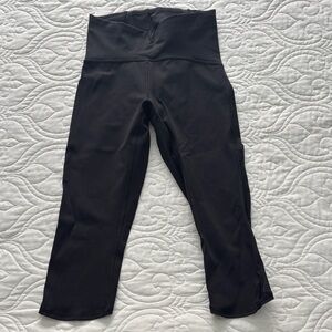 lululemon athletica Black Cropped Pants size 4